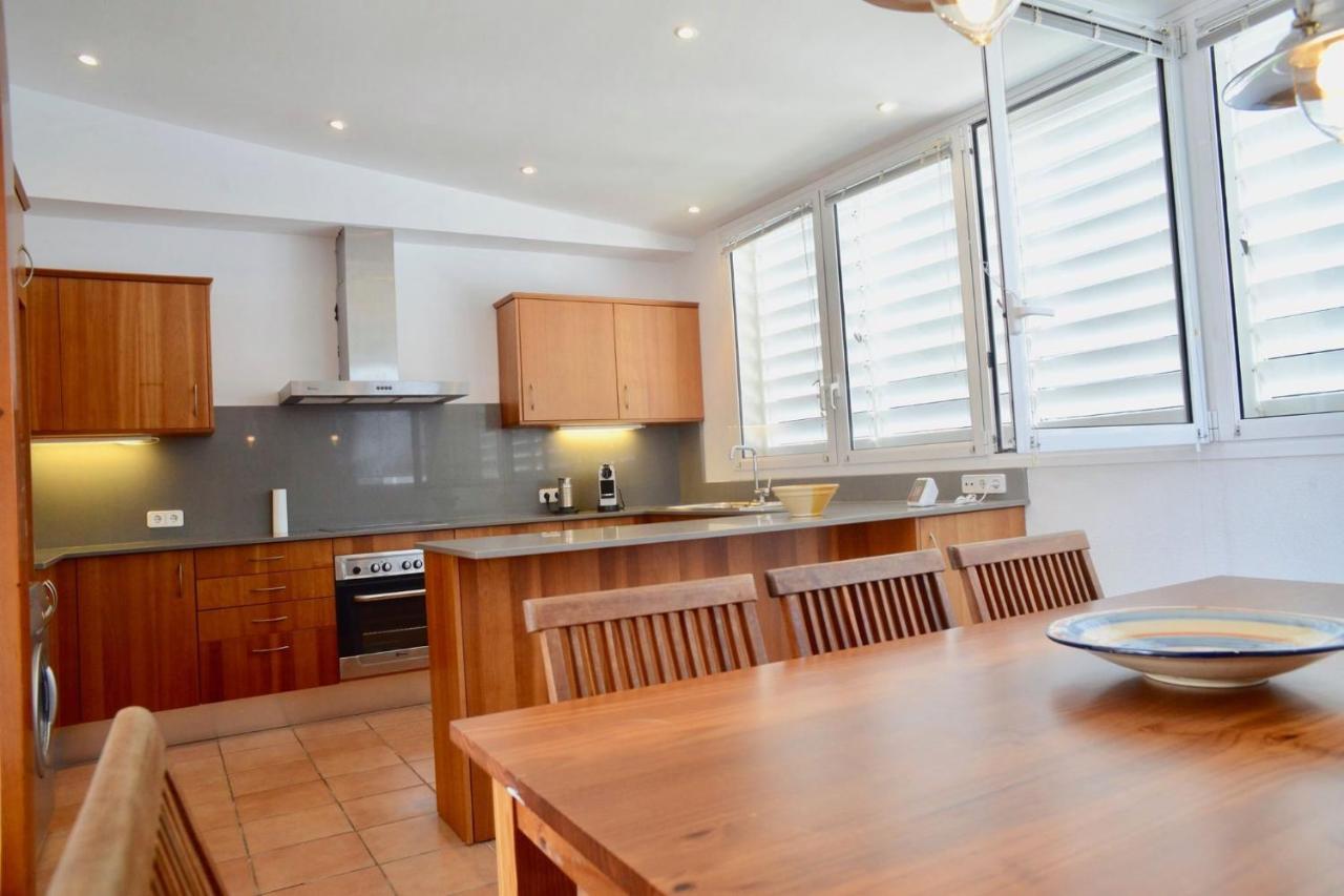 Beachfront Duplex With Terrace And Sea Views - Cadaqués Kültér fotó