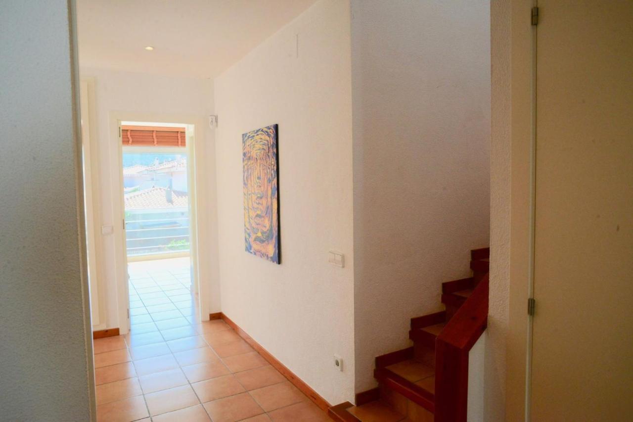 Beachfront Duplex With Terrace And Sea Views - Cadaqués Kültér fotó