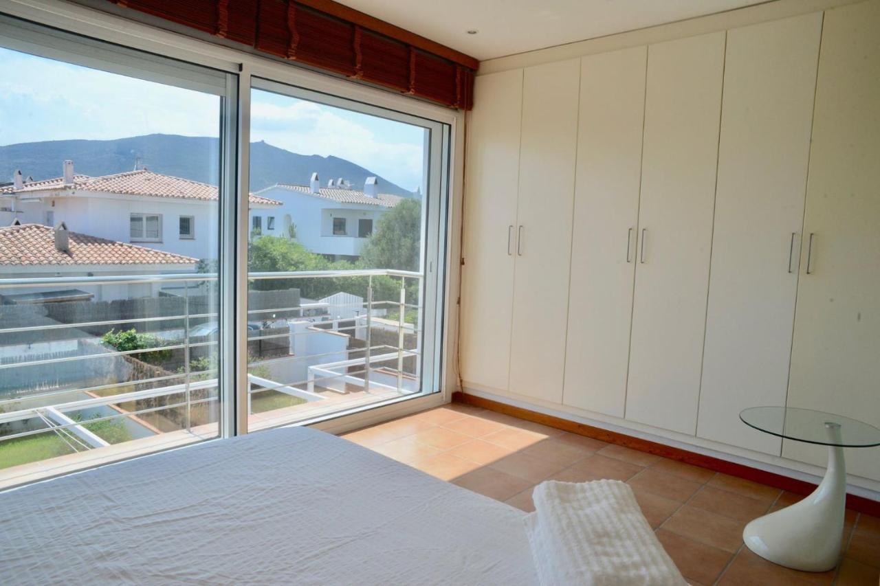 Beachfront Duplex With Terrace And Sea Views - Cadaqués Kültér fotó