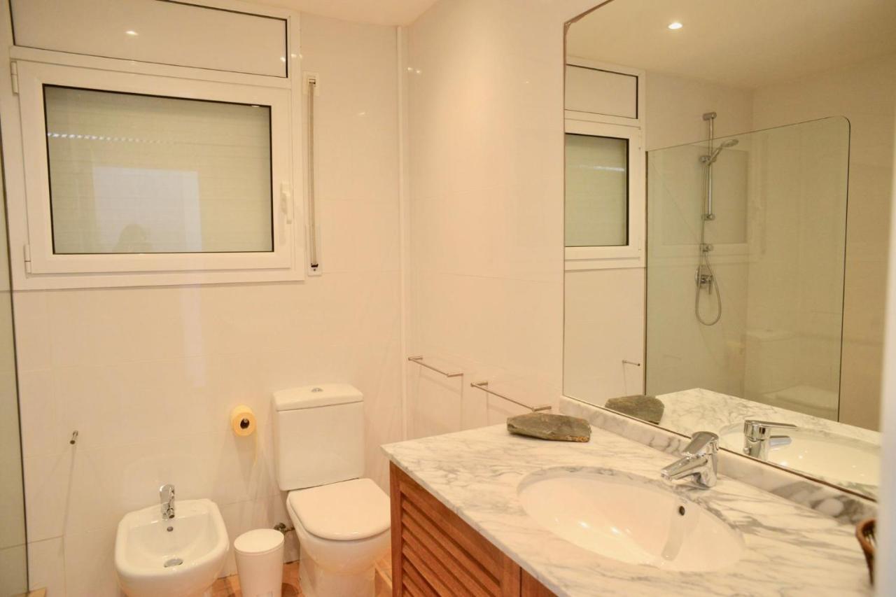 Beachfront Duplex With Terrace And Sea Views - Cadaqués Kültér fotó