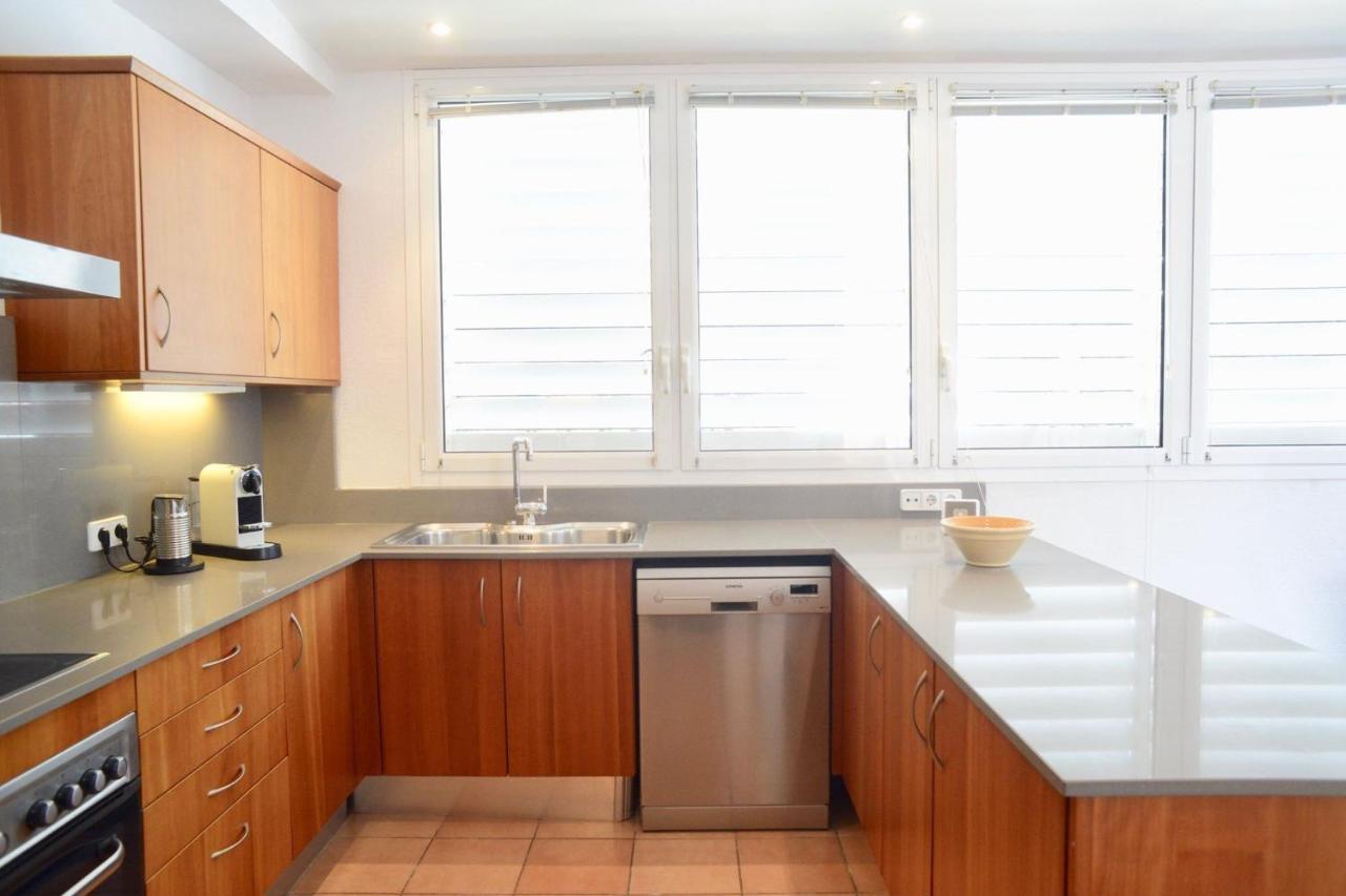 Beachfront Duplex With Terrace And Sea Views - Cadaqués Kültér fotó