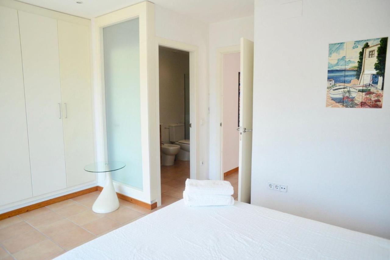 Beachfront Duplex With Terrace And Sea Views - Cadaqués Kültér fotó