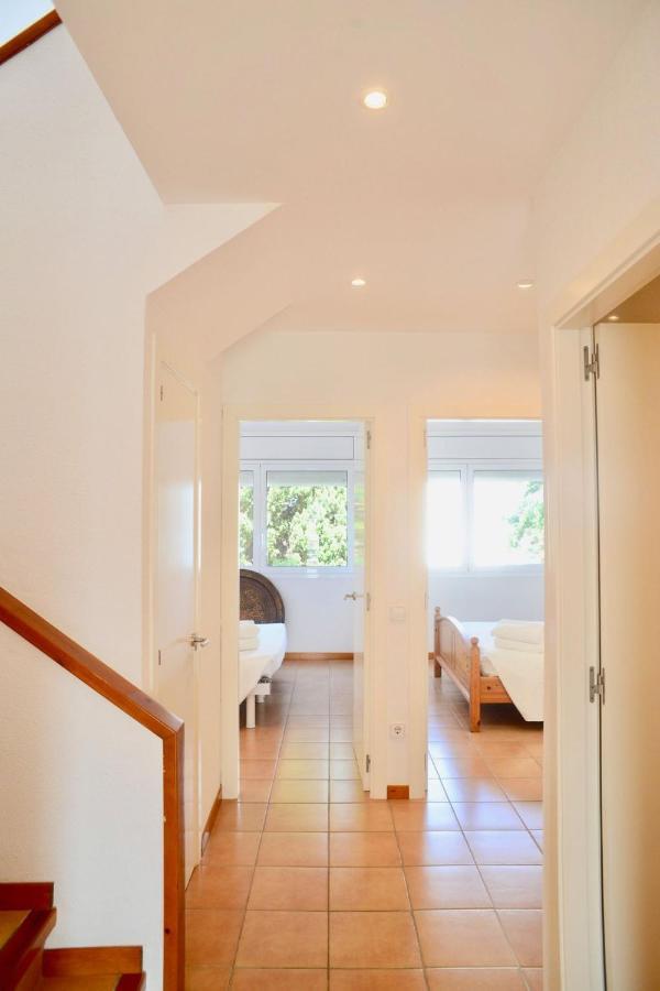 Beachfront Duplex With Terrace And Sea Views - Cadaqués Kültér fotó