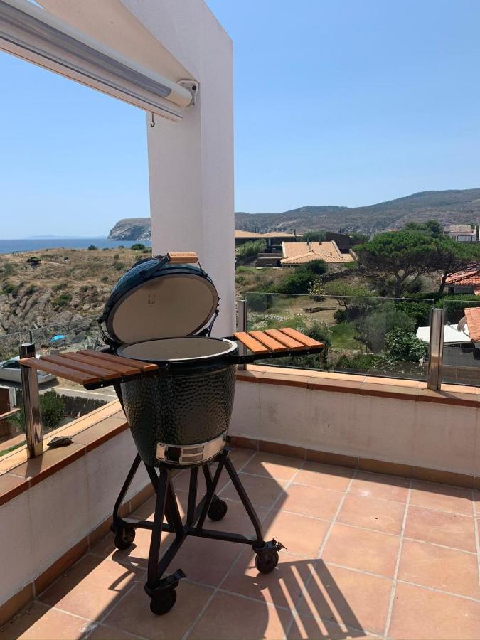 Beachfront Duplex With Terrace And Sea Views - Cadaqués Kültér fotó